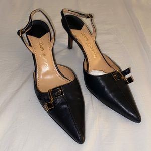 Louis Vuitton Black Pumps